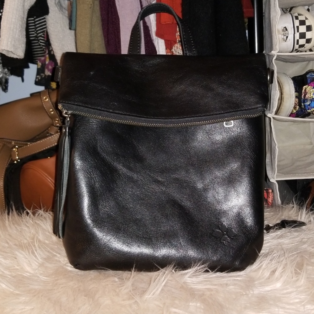 Multi-versitle Auth. Patricia Nash bag